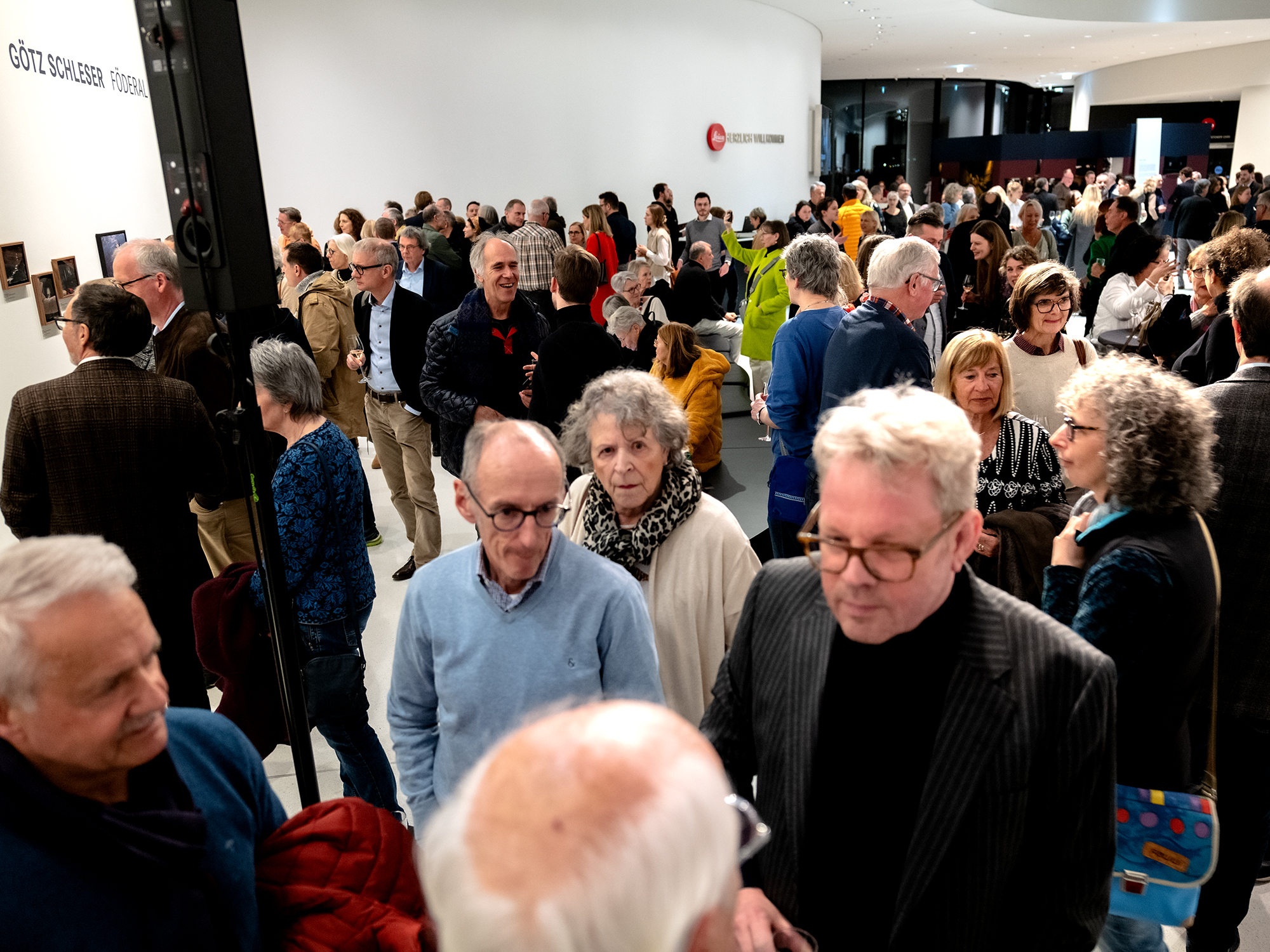 Götz Schleser Leica Ausstellung Wetzlar Publikum 02