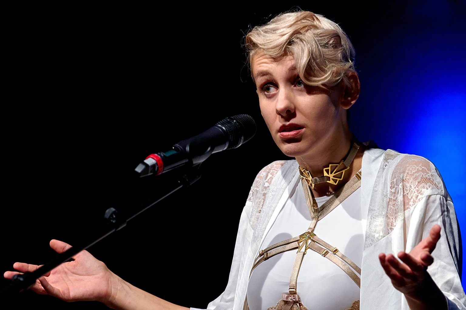  Lisa Eckhart – Auftritt in Altenkirchen 2021 - photodesignklaas Motiv 