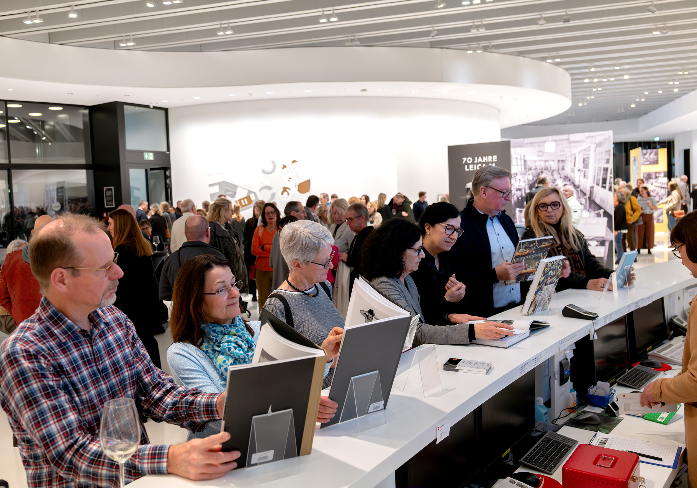 Leica Vernissage Publikum 22