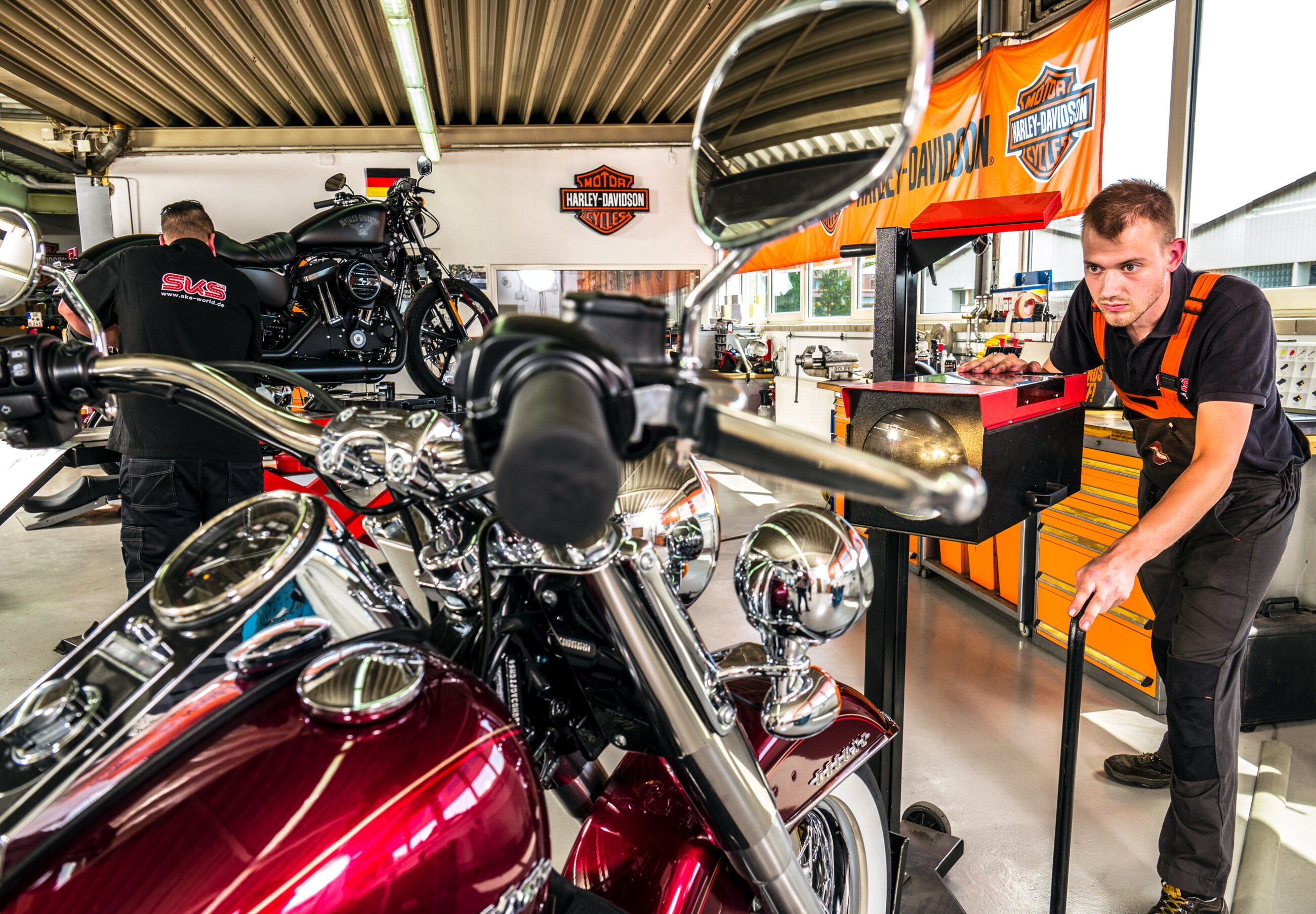 SKS Harley Davidson Werkstatt Monteure